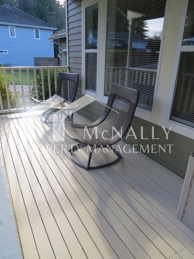 Building Photo - Wonderful 3 Bedroom, 2.5 Bath Home in Gig Harbor