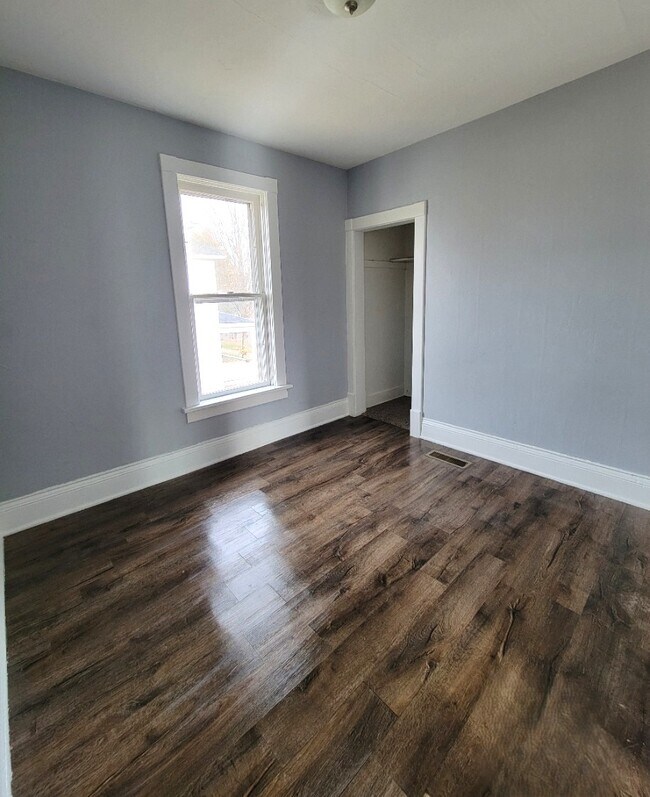 Building Photo - 1024 S 4th Ave