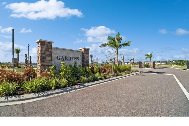 Building Photo - Palm Bay Paradise