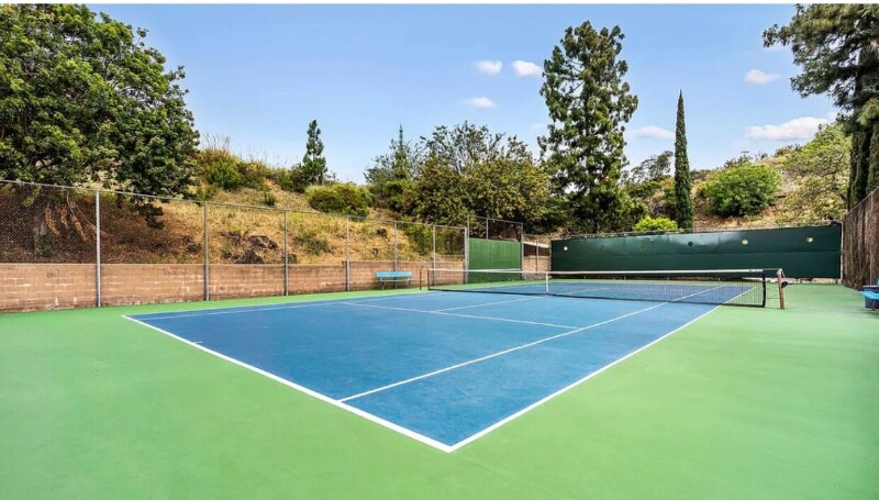 Building Photo - 6708 Hillpark Dr