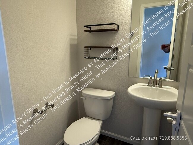 Building Photo - 6044 Callan Dr