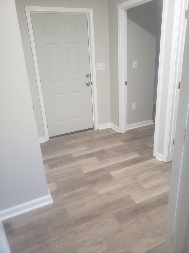 Building Photo - 864 S 24th St