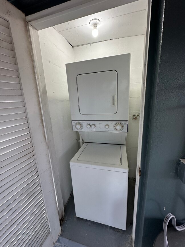 Building Photo - 2383 Chaucer St