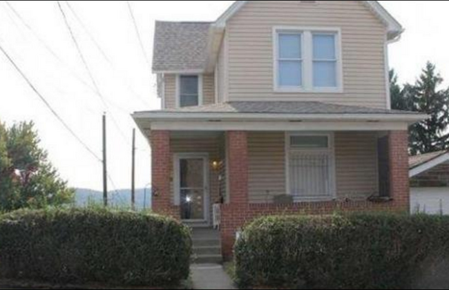 Building Photo - 2 BR, 1 1/2 Bath, 2-Story Home for Rent - ...