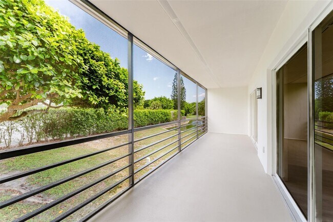 Building Photo - 400 Waterway Dr S
