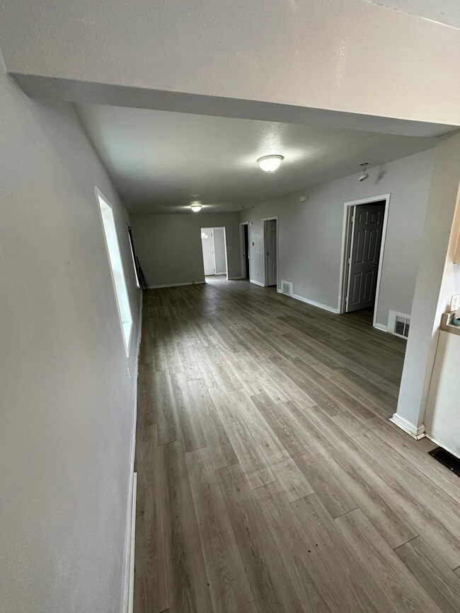 Building Photo - 1767 Pine St