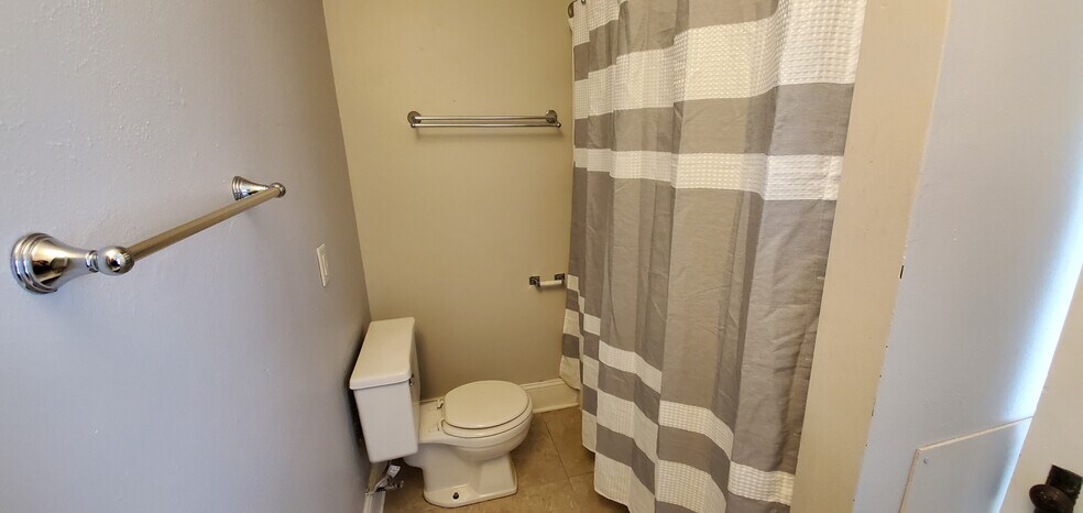 Building Photo - 601 South Academy Street