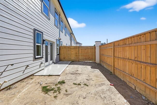 Building Photo - 12315 New Jordan Ln