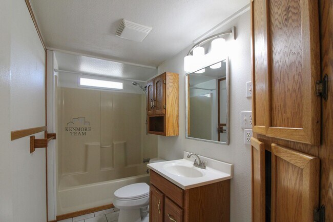 Building Photo - 1615 Stevens Dr