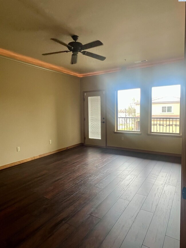 Building Photo - Riverwalk Village Condo