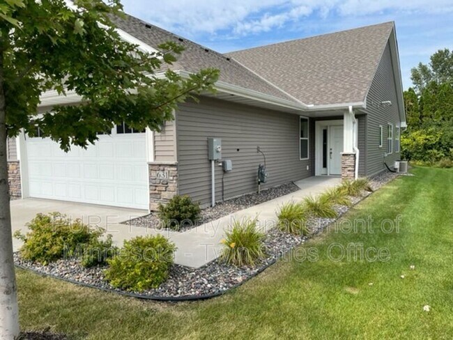 Building Photo - 631 Liberty Wy