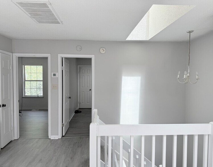 Building Photo - 3938 Roebling Ln