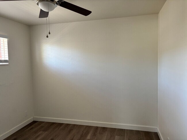 Building Photo - 840