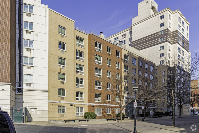 Primary Photo - 505 E 161st St