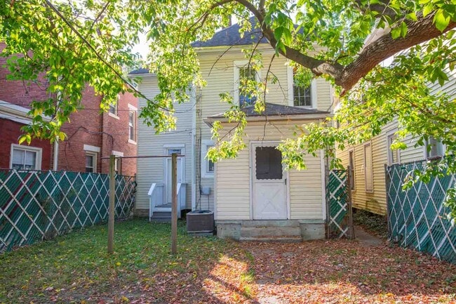 Building Photo - 30 E Maynard Ave