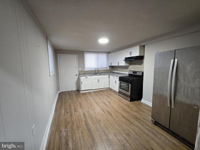 Building Photo - 2536 W Cumberland St