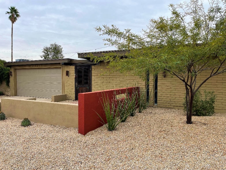 Primary Photo - 3733 E Poinsettia Dr