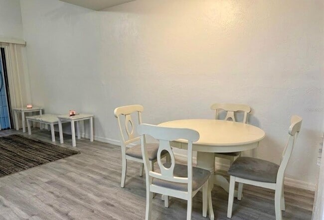 Building Photo - 7200 SW 8th Ave