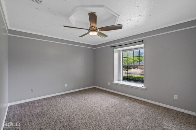 Building Photo - 501 Southwood Dr