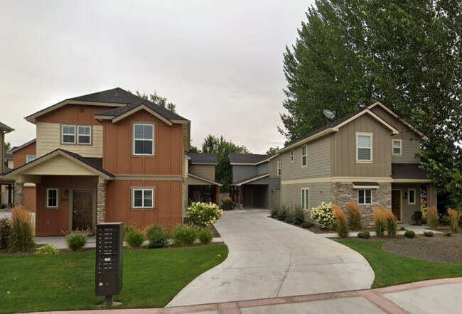 Building Photo - 348 E Idaho St