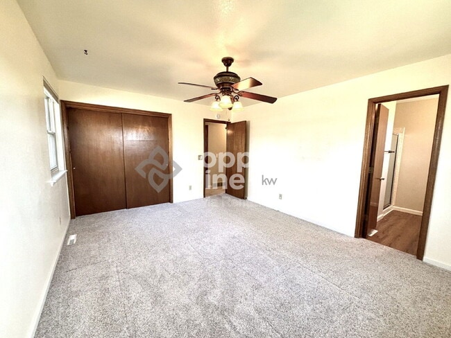 Building Photo - 495 Ash St