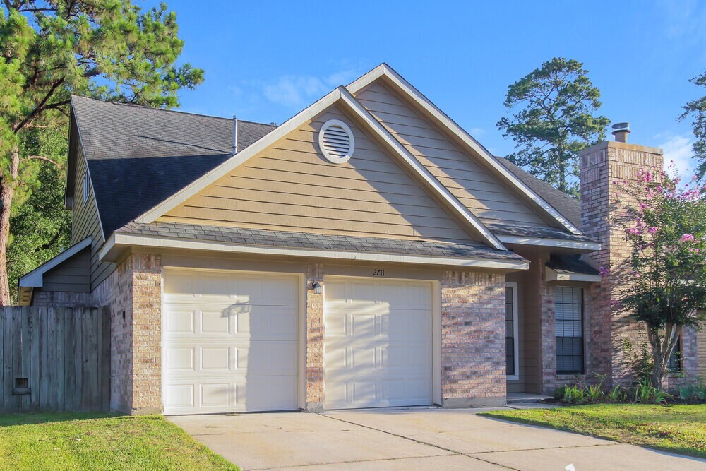 Building Photo - 2711 Knollbrook Ln