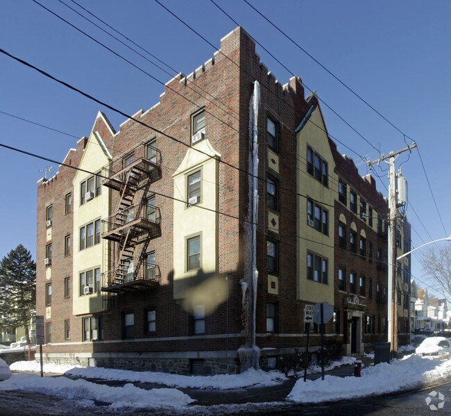 Primary Photo - 8-10 N 9th Ave
