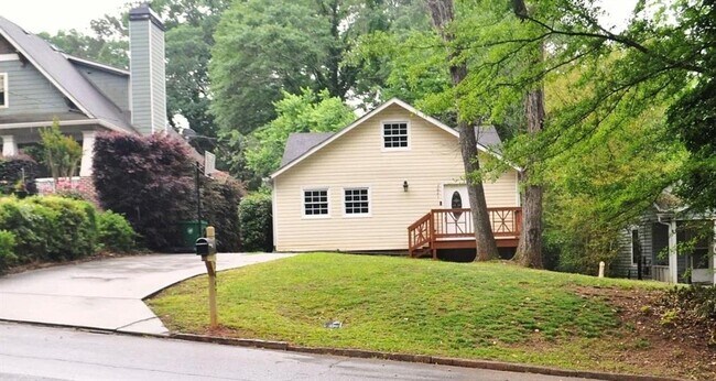 Building Photo - 3047 Alston Dr