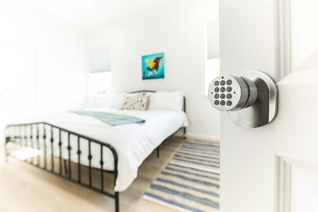 Building Photo - 4303 Chester St