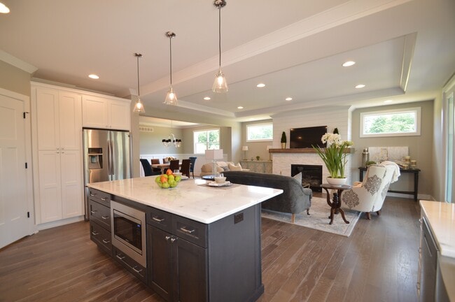 Building Photo - 9324 Old Plainfield Rd