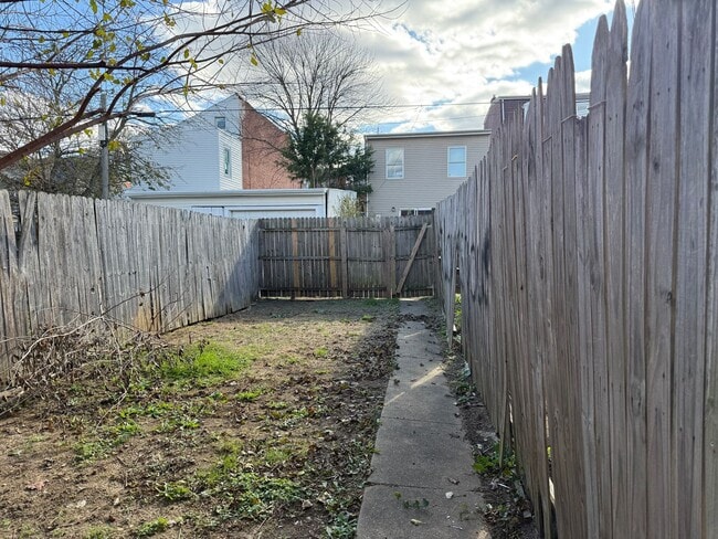 Building Photo - Updated 3-Bedroom, 1-Bathroom Home in Lancaster,  PA!