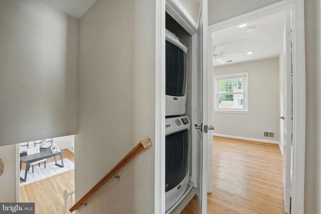 Building Photo - 8121 Briar Creek Dr