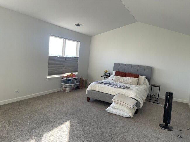 Building Photo - 3252 Cool Springs Ct