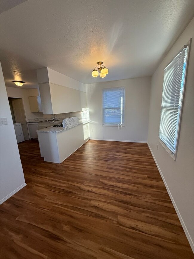 Building Photo - Newly renovated Upstairs condo- 2 bedroom, 2 full baths