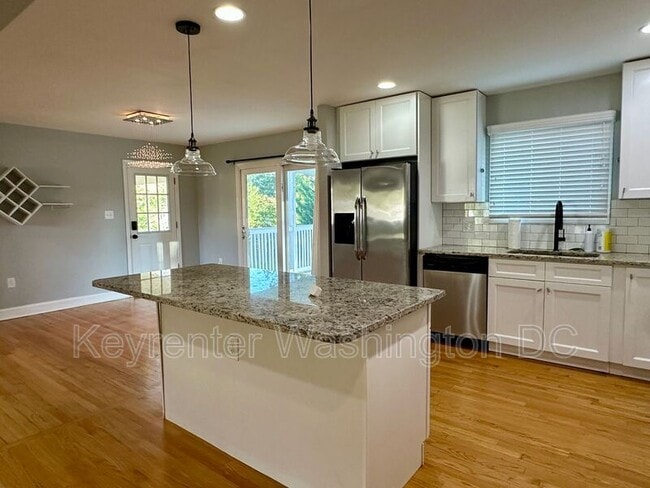Building Photo - 311 Lourdes Dr