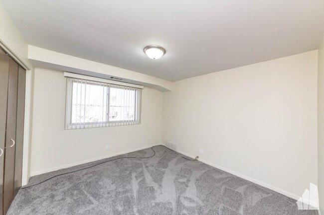Building Photo - 2 bedroom in Lake Zurich IL 60047