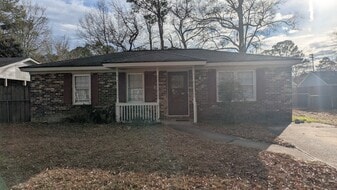 Building Photo - 203 Water Oak Dr