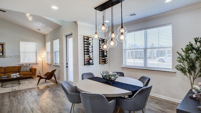 Building Photo - 1571 Shoreside Dr