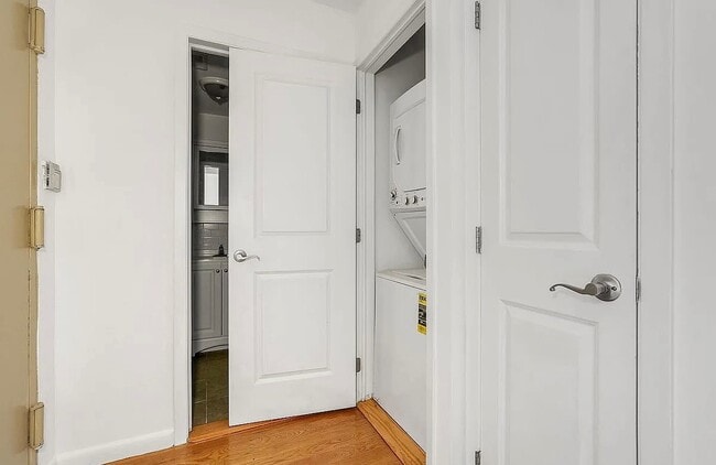 Building Photo - 25-47 23rd St