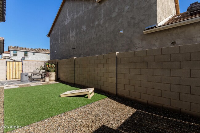 Building Photo - 4821 S Mole