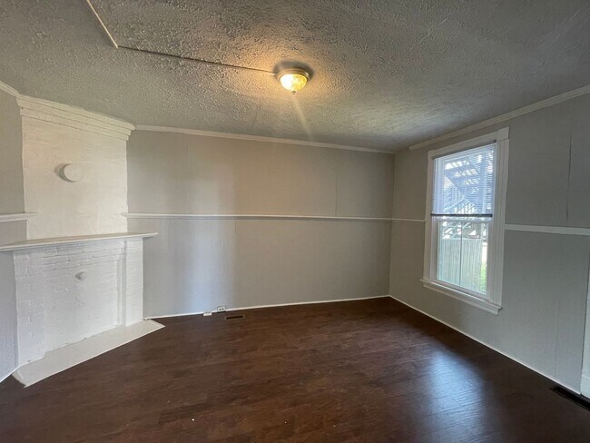 Building Photo - Rivermont Apartment