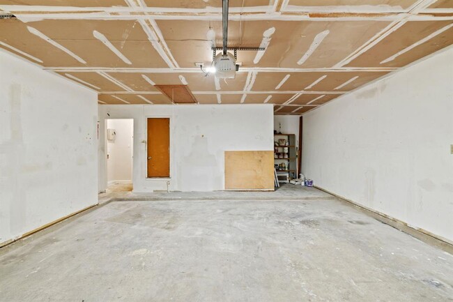 Building Photo - 1505 Charolais Dr