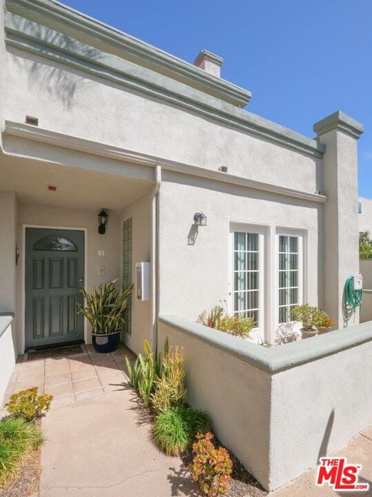 Building Photo - 515 N Gertruda Ave