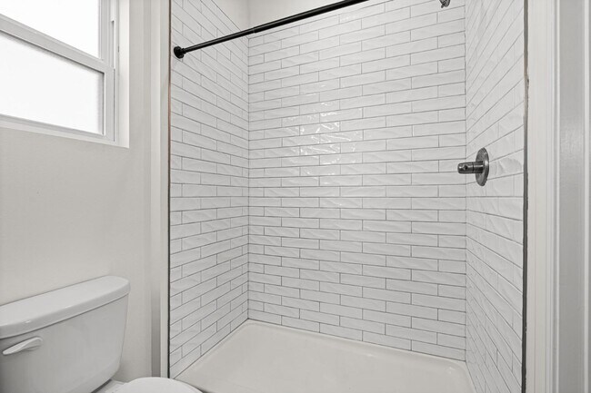 Building Photo - 2811 N Panama Ave