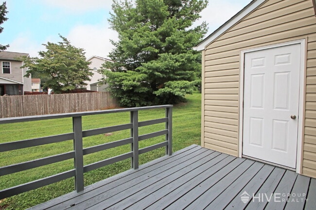 Building Photo - Fully Remodeled 3-Bedroom Duplex – Steps f...