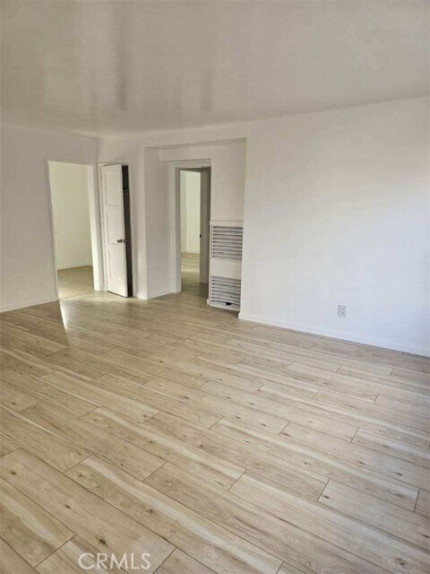 Building Photo - 1310 W 89th St