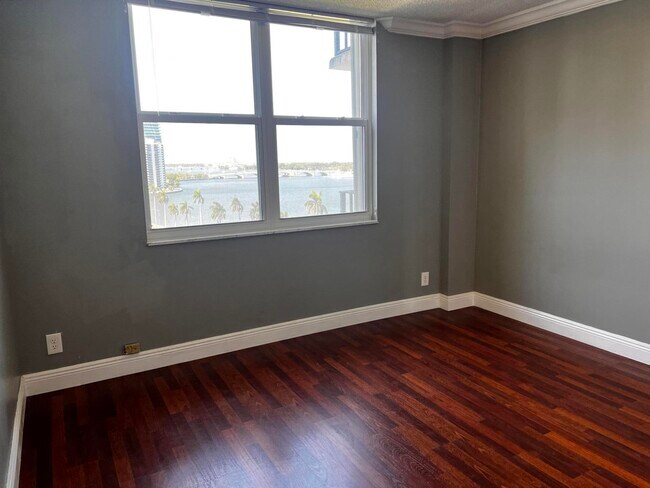Building Photo - 1801 S Flagler Dr