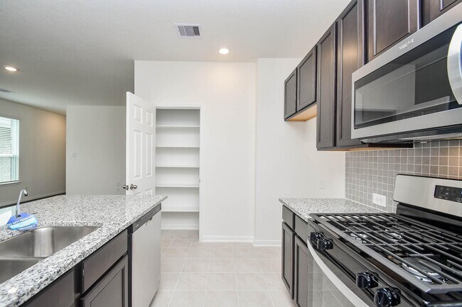 Building Photo - 25230 Benroe St