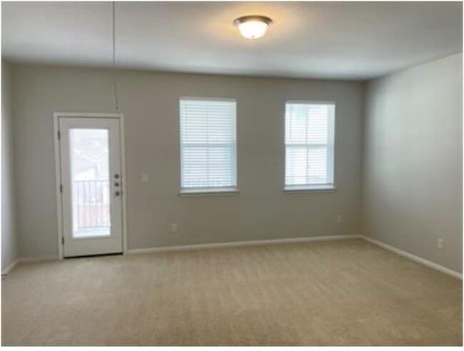 Building Photo - 328 La Escalera Dr