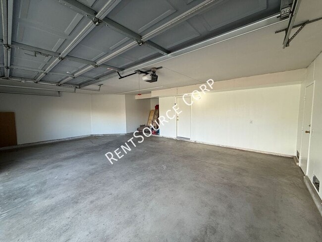 Building Photo - 1602 W Ave H-4